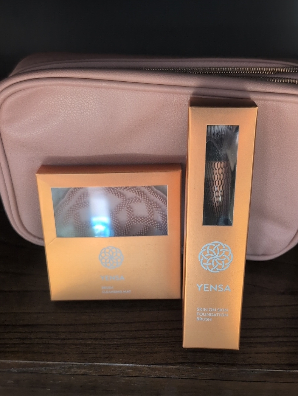 Yensa Skin On Skin Foundation Brush & Blending Mat - Blush Pink